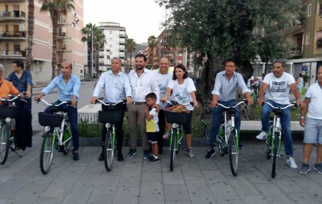 Rossano: pedalata in citt con le bici elettriche