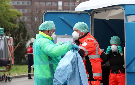 Corovavirus Italia: Il bollettino di oggi, 35.713 casi positivi e 2.978 morti