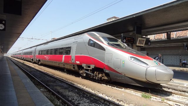 Trenitalia cambia idea e la Frecciargento Bolzano-Roma-Sibari non parte pi a maggio ma forse a giugno.