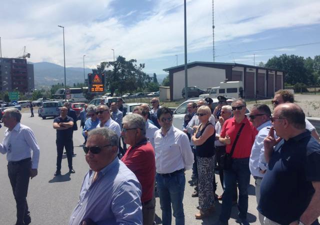 Protesta, stamani, sulla Sa-Rc allo svincolo di Cosenza Nord per dire no allemendamento di Fiano