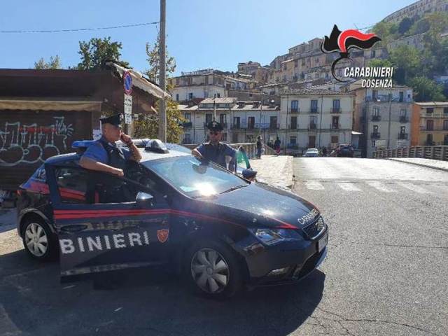 Cosenza; Tentato scippo ai danni di una donna, i Carabinieri arrestano un 31enne pregiudicato cosentino