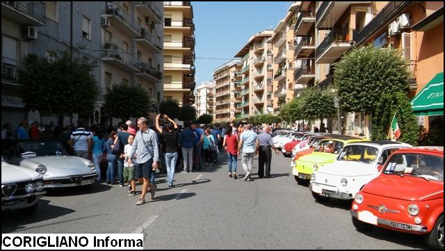 Successo per il quinto raduno delle mitiche FIAT 500 ed auto depoca nella Citta di Rossano 