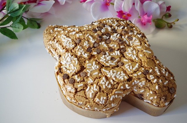 Ricetta del giorno. Come preparare la colomba pasquale a casa