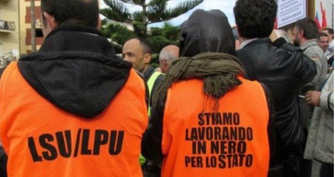 Aumentare le ore di lavoro dei precari stabilizzati. Lappello di 60 sindaci del Cosentino